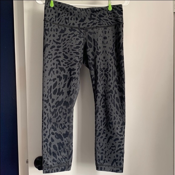 LULULEMON Wunder Under Crop Leggings size 6 - Picture 9 of 11